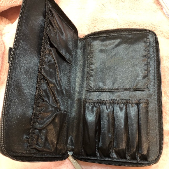 It brushes from Ulta - Picture 8 of 8